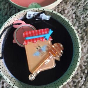 Erstwilder Winnie's Yummy Honey Brooch